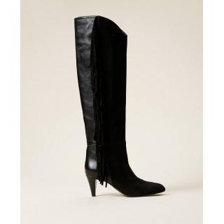 Leather high boots with fringes