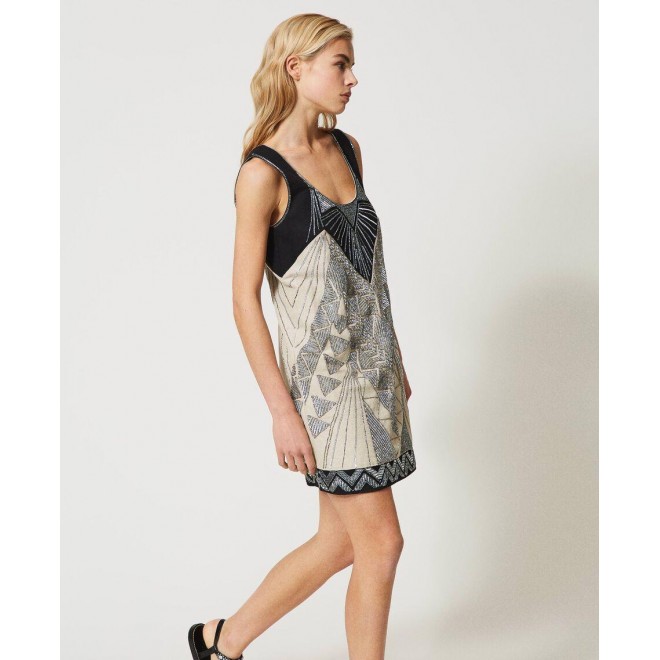 Linen blend dress with embroideries