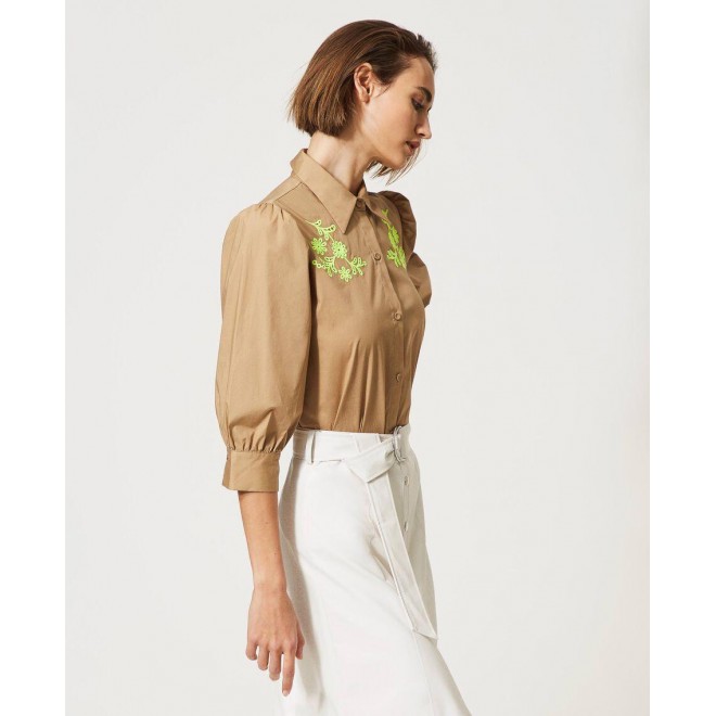 Poplin shirt with high-vis embroideries